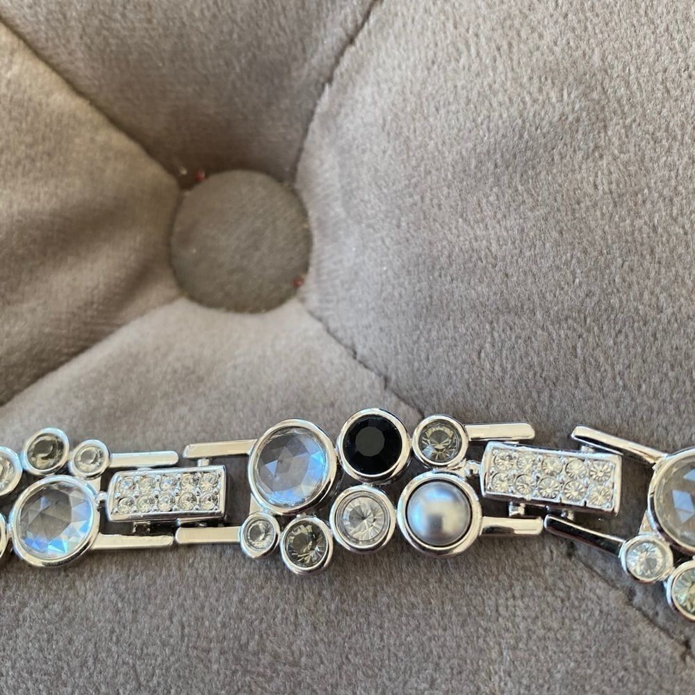 SWAROVSKI CRYSTAL/GLASS Necklace bracelet set - Picture 9 of 14